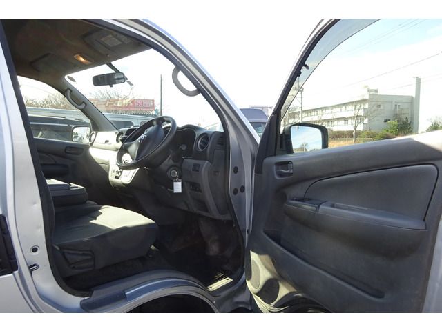 Nissan NV350 Caravan 2014-01 187659-9