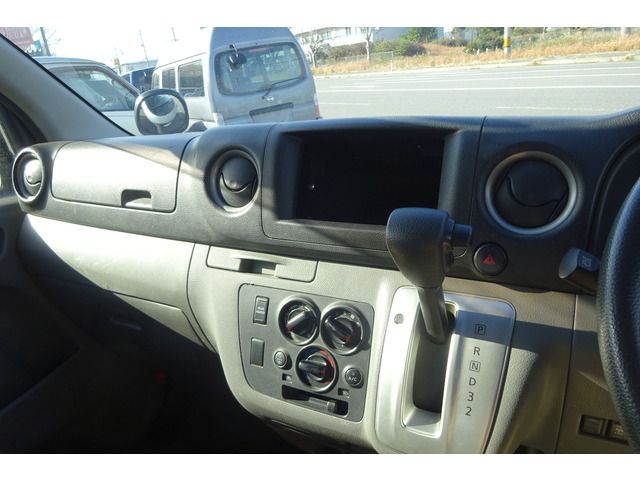 Nissan NV350 Caravan 2014-01 187659-18