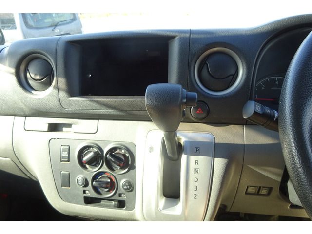 Nissan NV350 Caravan 2014-01 187659-17