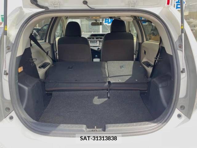 Toyota AQUA 2013-07 351865-11