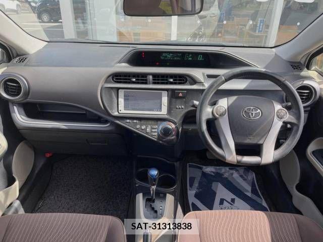 Toyota AQUA 2013-07 351865-1