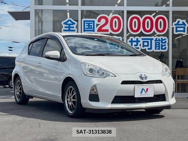 Toyota AQUA 2013-07 351865-16
