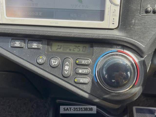 Toyota AQUA 2013-07 351865-8