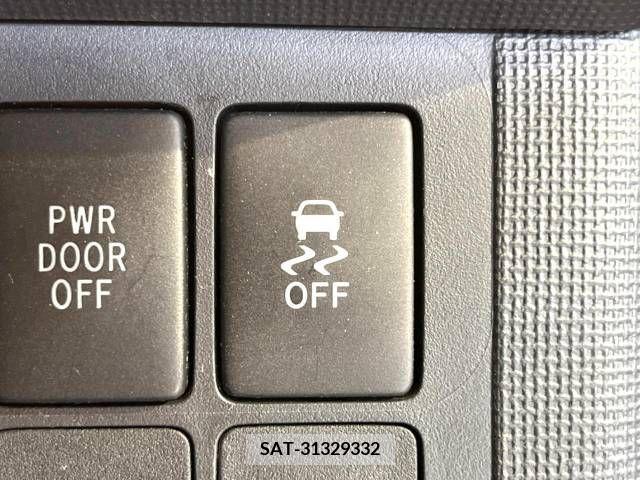 Toyota PORTE 2012-10 251177-7