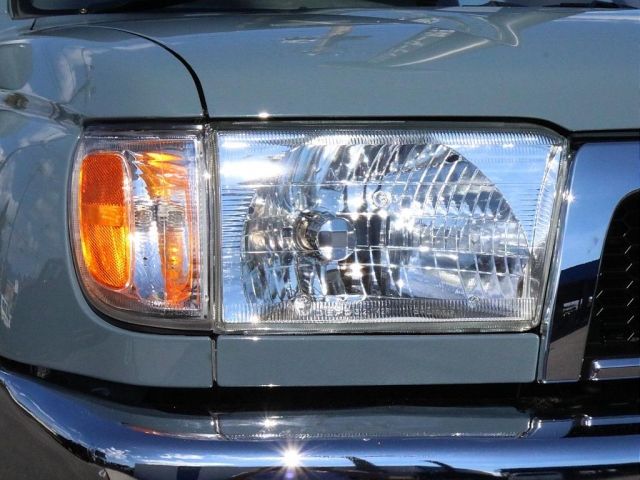 Toyota HILUX SURF 1996-01 8832-13