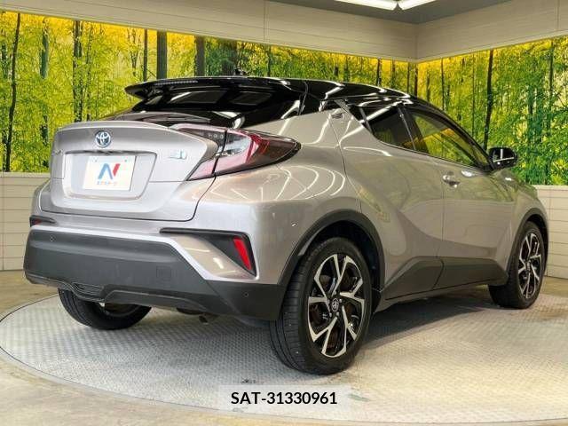 Toyota C-HR 2017-11 330750-17