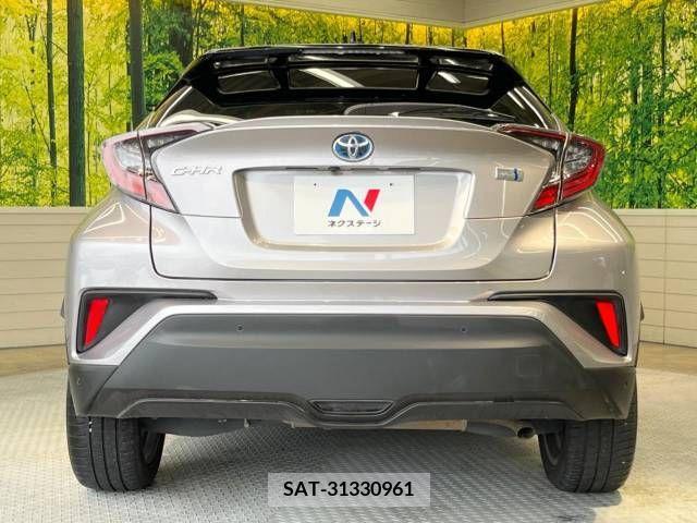 Toyota C-HR 2017-11 330750-15