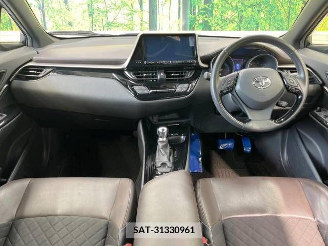 Toyota C-HR 2017-11 330750-1