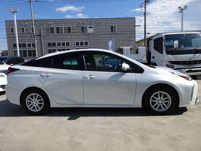 Toyota PRIUS 2022-07 12529-10