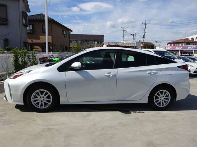 Toyota PRIUS 2022-07 12529-9