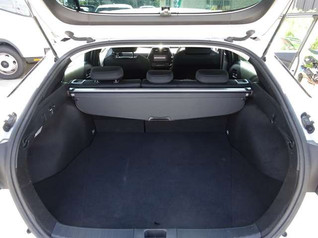 Toyota PRIUS 2022-07 12529-8