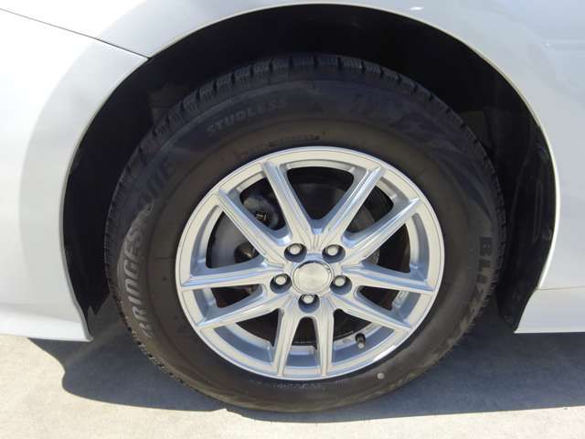 Toyota PRIUS 2022-07 12529-11