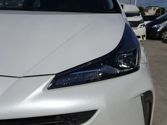 Toyota PRIUS 2022-07 12529-3