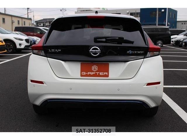 Nissan LEAF 2017-11 385953-3