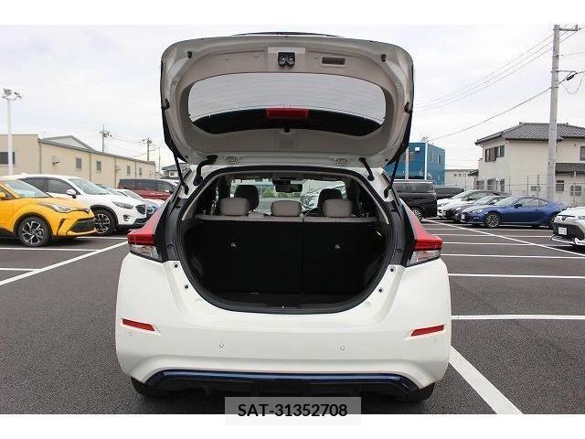 Nissan LEAF 2017-11 385953-8