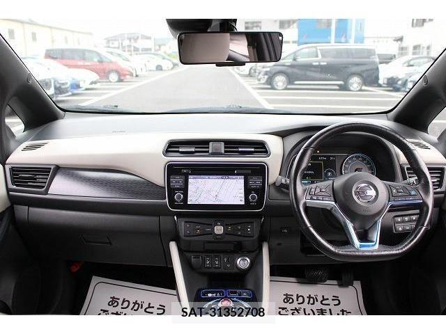 Nissan LEAF 2017-11 385953-11