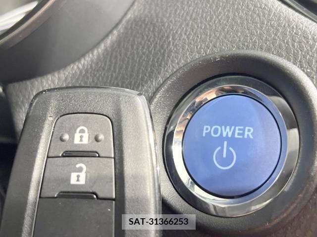 Toyota C-HR 2018-05 323030-5