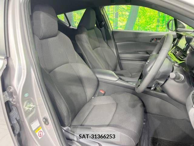 Toyota C-HR 2018-05 323030-8