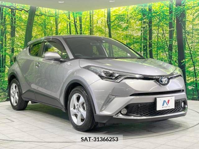 Toyota C-HR 2018-05 323030-16