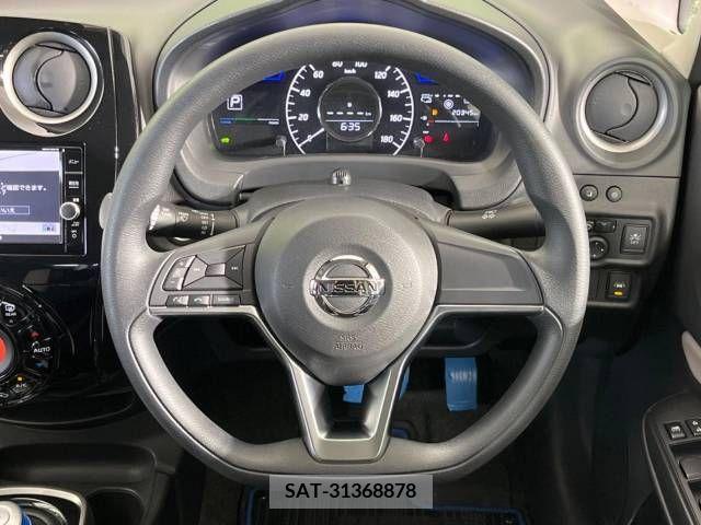 Nissan NOTE 2018-08 381886-11