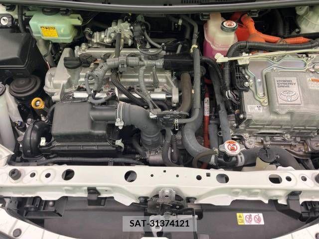 Toyota AQUA 2018-02 215969-19