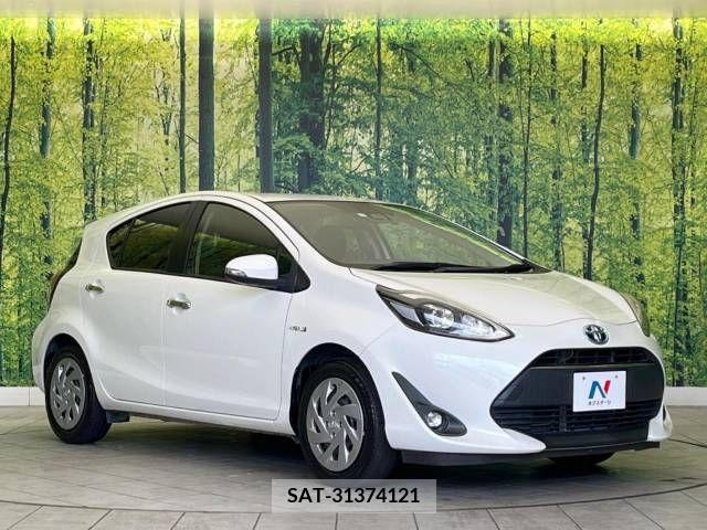 Toyota AQUA 2018-02 215969-16