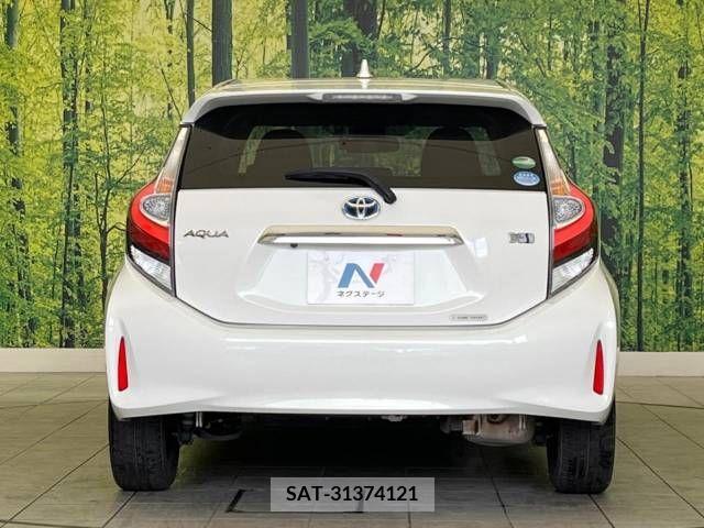 Toyota AQUA 2018-02 215969-15
