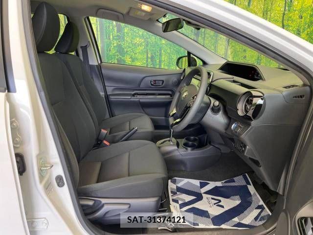 Toyota AQUA 2018-02 215969-8