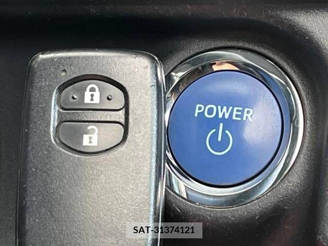 Toyota AQUA 2018-02 215969-7