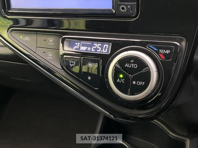 Toyota AQUA 2018-02 215969-6