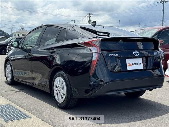 Toyota PRIUS 2017-02 342671-13