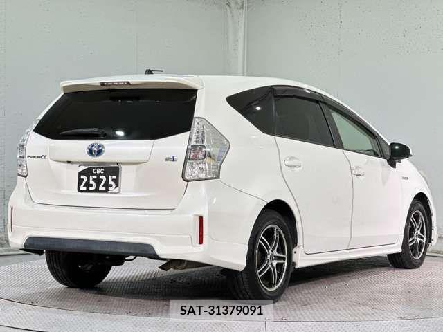 Toyota PRIUS ALPHA 2013-09 282443-8