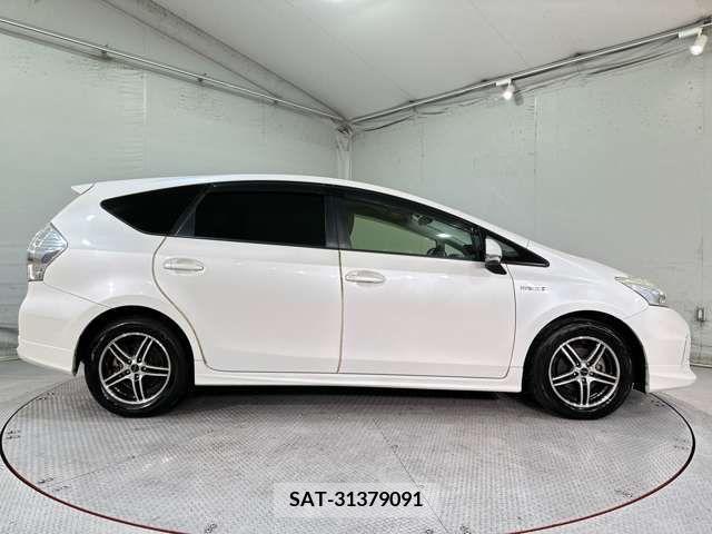 Toyota PRIUS ALPHA 2013-09 282443-7
