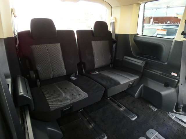 Mitsubishi DELICA D5 2012-01 15890-27
