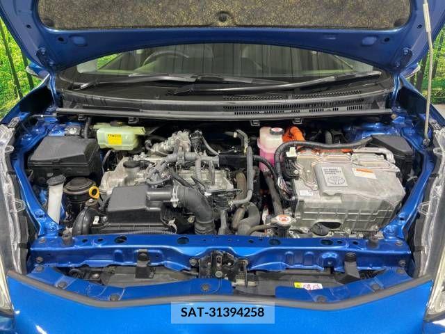 Toyota AQUA 2017-11 342344-18