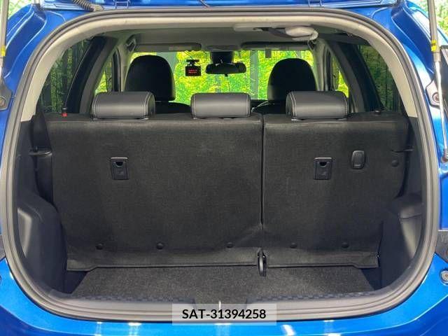 Toyota AQUA 2017-11 342344-10