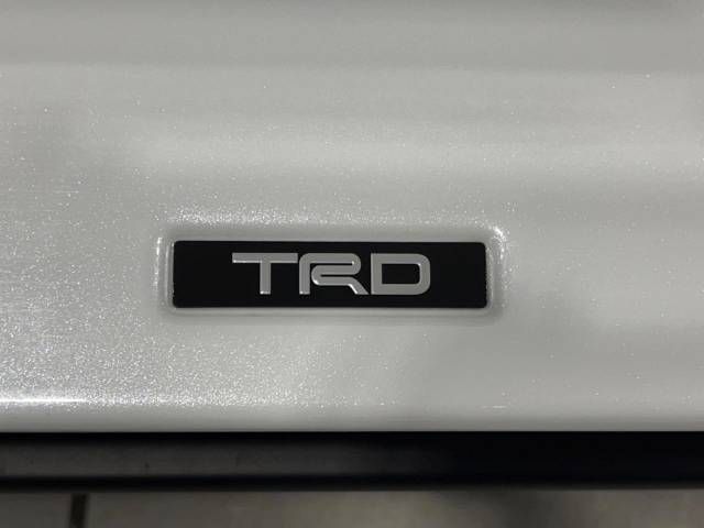 Toyota RAV4 2021-04 193968-2