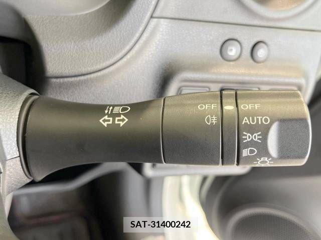 Nissan NOTE 2017-01 377932-7
