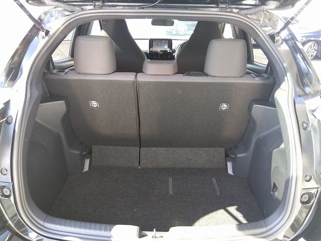 Toyota YARIS 2021-03 19276-19