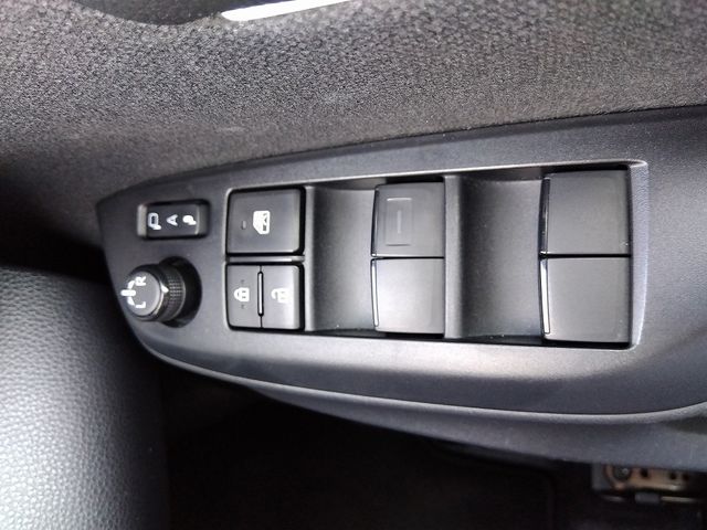 Toyota YARIS 2021-03 19276-26