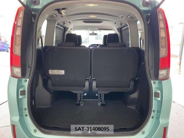 Toyota NOAH 2014-02 321391-9