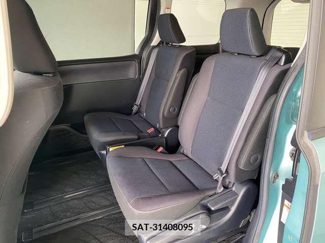 Toyota NOAH 2014-02 321391-7