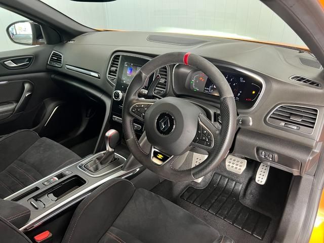 Renault MEGANE 2021-09 23568-1