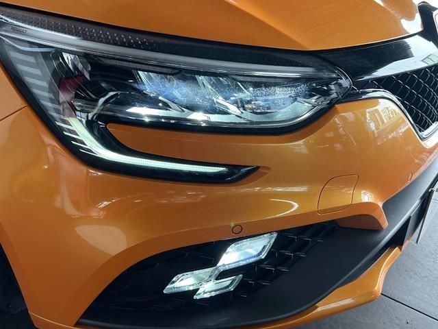 Renault MEGANE 2021-09 23568-7