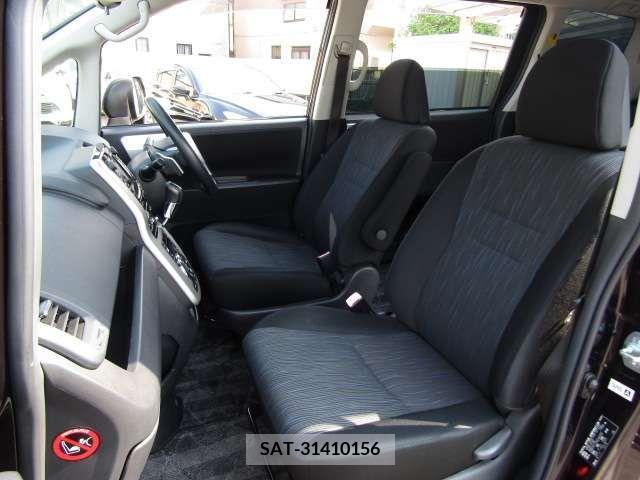 Toyota VOXY 2011-06 289359-6