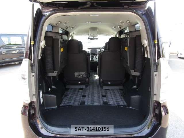 Toyota VOXY 2011-06 289359-7