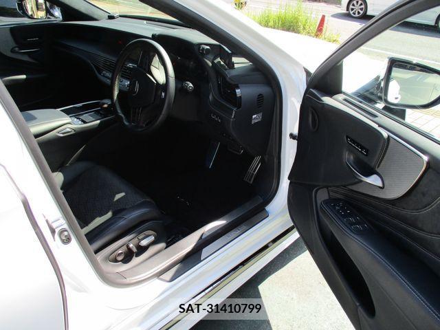 Lexus LS 2018-01 201859-14