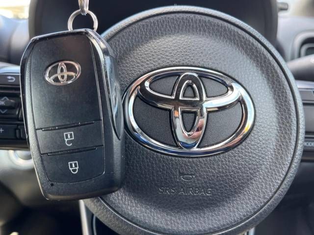 Toyota YARIS 2021-11 186239-2