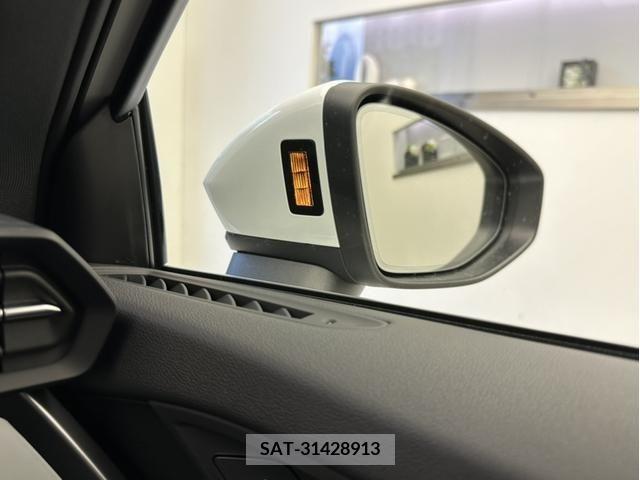 Audi A3 2023-08 395736-12