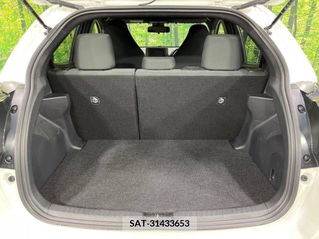 Toyota YARIS 2022-03 215558-10